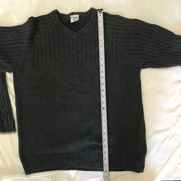 Columbia Men's Heavy Duty Knit V neck Sweater Fall Gray cable knit Size Medium - Picture 14 of 16